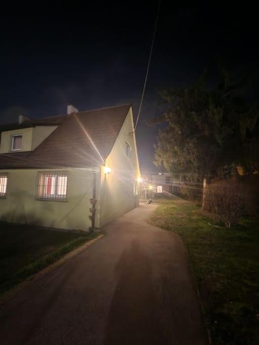 Haus Mit Garten, U Bahn Naehe, Gratis Parkplaetze Wien Exterior foto